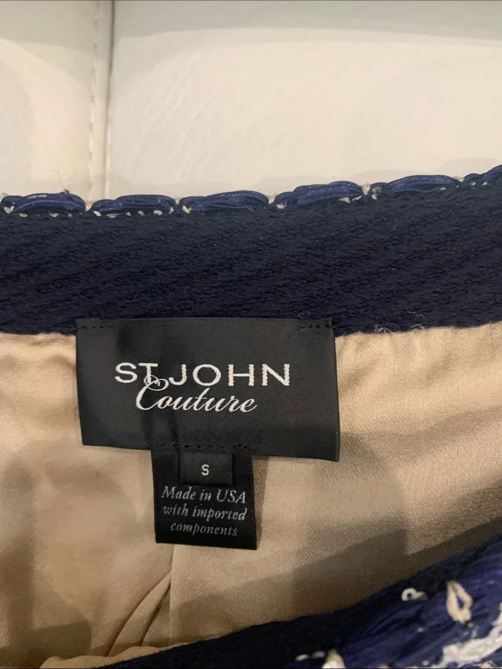 St John Couture Textured Knit Sweater in Cream and Navy. Small Like new